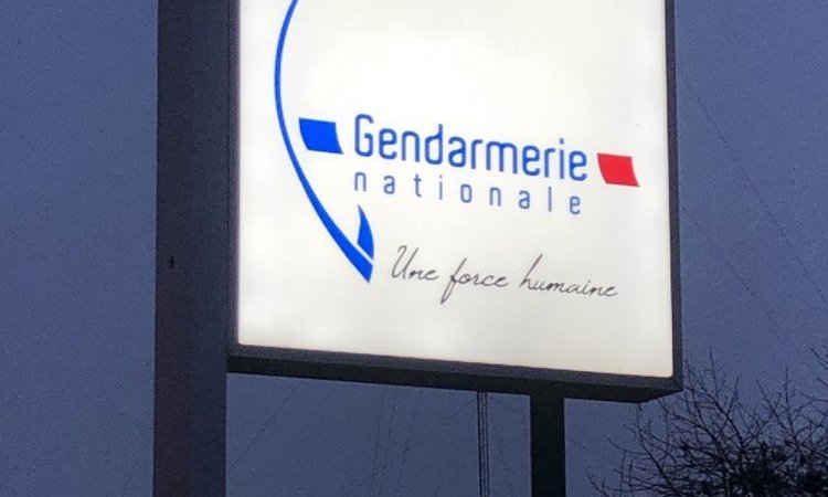 Enseigne gendarmerie nouvelle charte