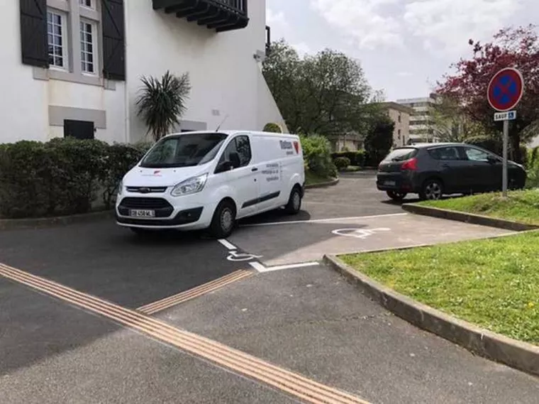 Accessibilité des bâtiments et des espaces extérieurs, Bayonne, Meltem Industrie Services