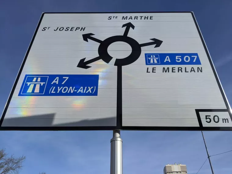 Fourniture et pose de panneaux de signalisation routière de direction, Bayonne, Meltem Industrie Services