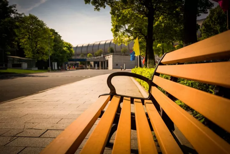 Installation de mobilier urbain : maîtriser l’ancrage et la stabilité sur tous types de sols, Bayonne, Meltem Industrie Services