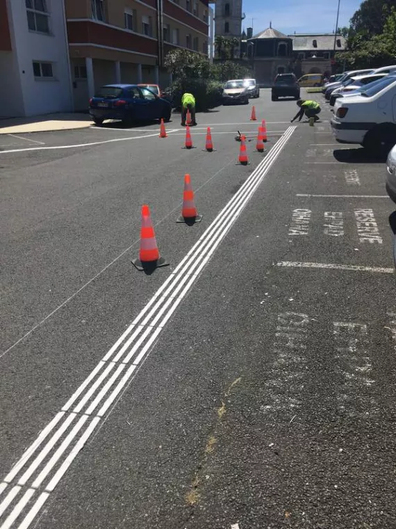 Les bandes d'aide à l'orientation (article), Bayonne, Meltem Industrie Services