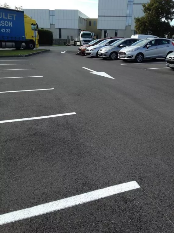 Marquage au sol parking à Pau, Bayonne, Meltem Industrie Services