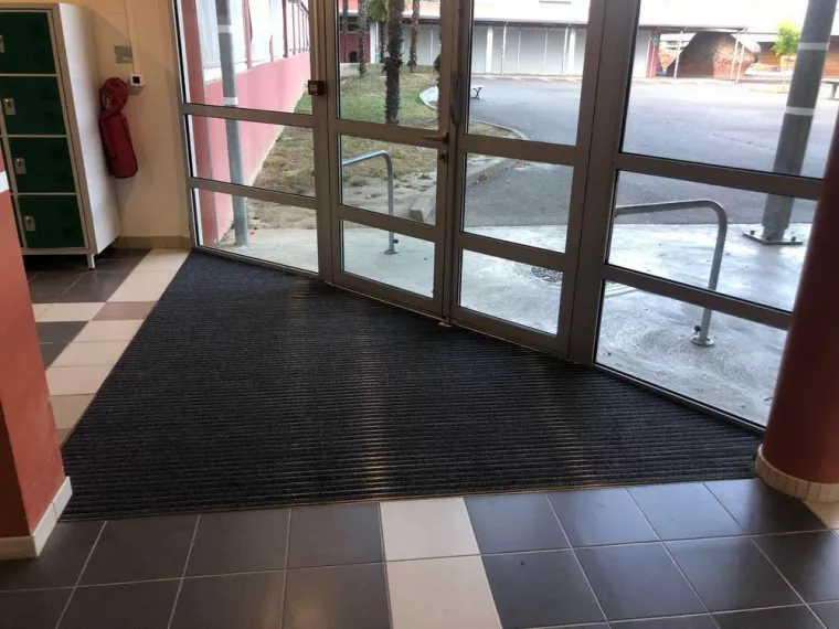 Tapis PMR en aluminium avec découpe sur mesure, Bayonne, Meltem Industrie Services