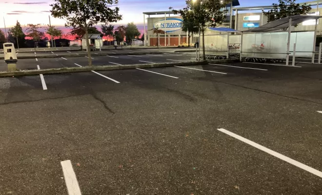 Marquage au sol centre commercial Narbonne, Bayonne, Meltem Industrie Services