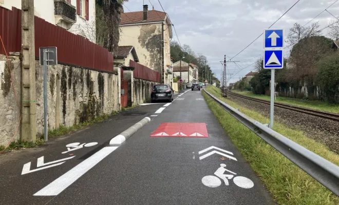 Marquage au sol piste cyclable à Bayonne, Bayonne, Meltem Industrie Services