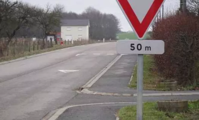 Panneaux de signalisation directionnelle et de police, Bayonne, Meltem Industrie Services