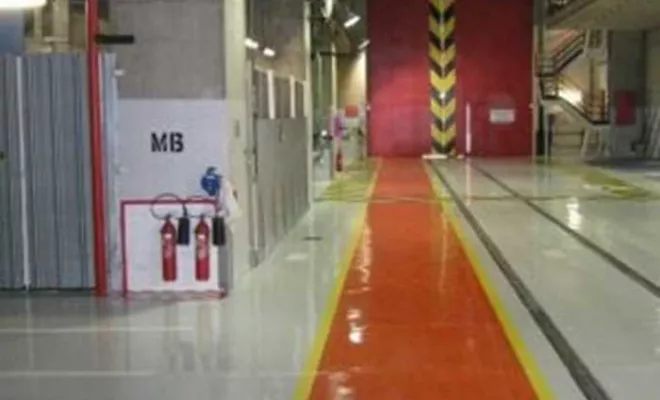 Réalisation de marquage au sol intérieur avec la résine époxy, Bayonne, Meltem Industrie Services