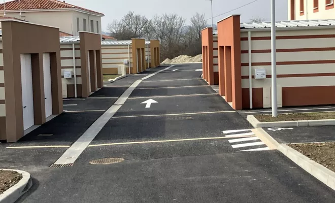 Résine gravillonnée "pépite" à Pau, Bayonne, Meltem Industrie Services