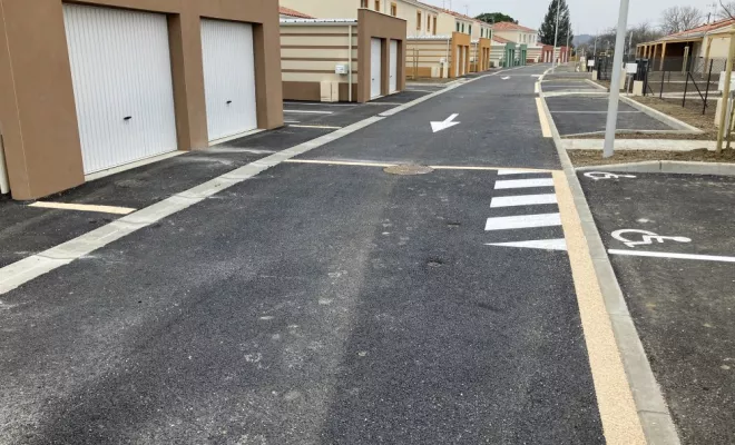 Résine gravillonnée "pépite" à Pau, Bayonne, Meltem Industrie Services